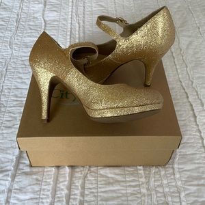 Cityclassified Comfort gold heels.